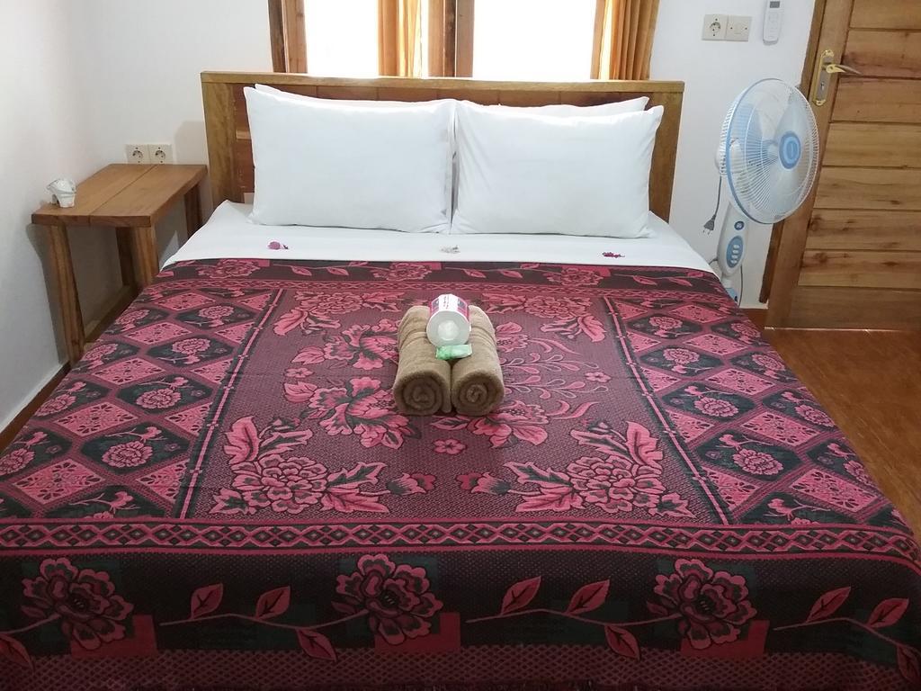 Putri Homestay Gili Meno Exterior foto