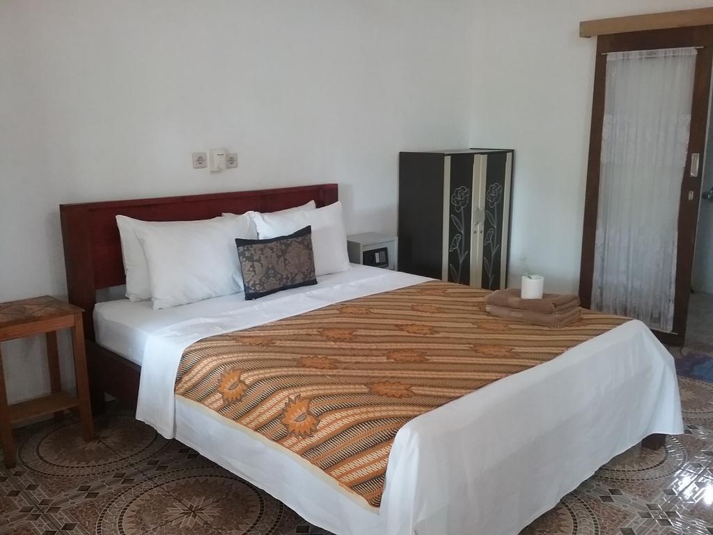 Putri Homestay Gili Meno Exterior foto