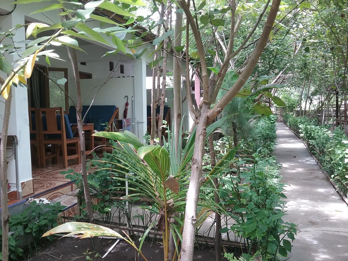 Putri Homestay Gili Meno Exterior foto